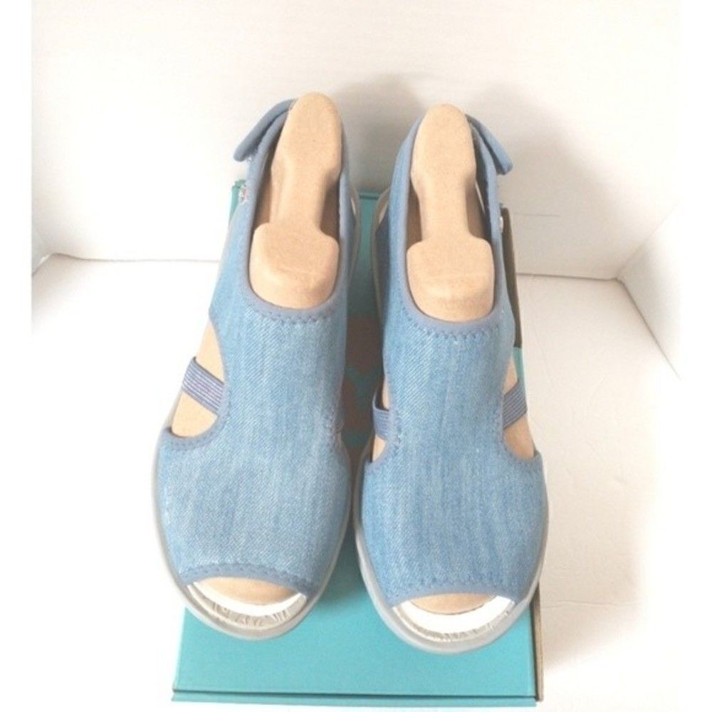 New! BZEES Dream Ankle Strap Wedge Sandals Shoes Blue Denim Machine Washable 9W